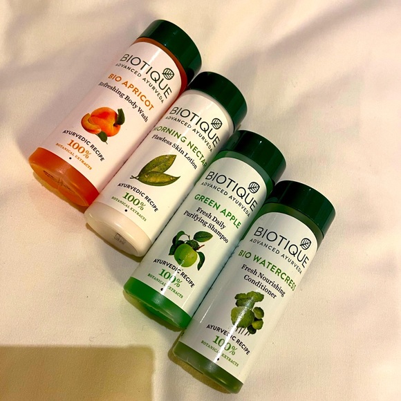 5 Piece Biotique Bath & Body Travel Kit & Nykaa X Jahnvi Kapoor Travel Pouch - Picture 5 of 6
